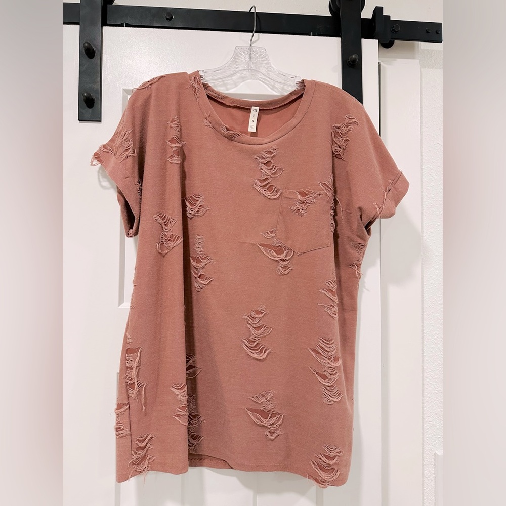 Rusty Pink colored MTS distressed top.